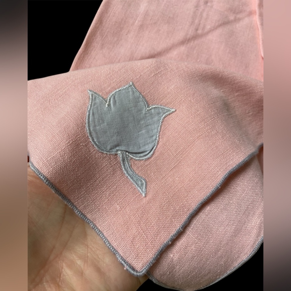 Vintage Set Of 2 Pink Linen Napkins/Handkerchief/Blue Leaf Appliqué